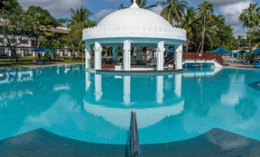 3 Nights Governors Camp & 3 Nights Swahili Beach